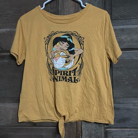 Disney-Jasmine/ Rajah- Aladdin- Spirit Animal Graphic TeeCrop  Size Large‎ NWTS - Picture 1 of 5